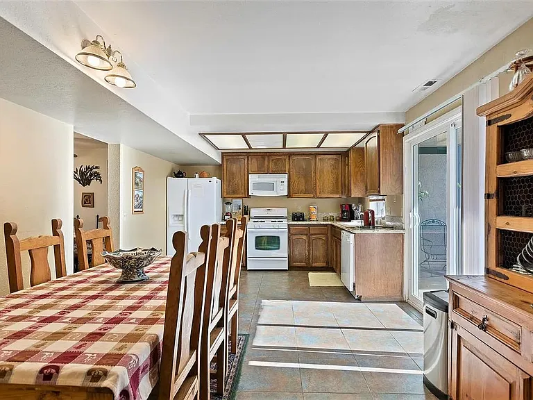 1234 Halifax Dr — Photo 5