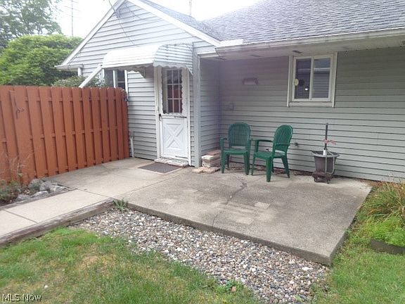 3rd image of 25408 Highland Rd