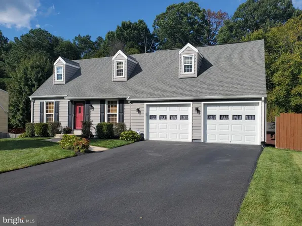 5716 Roundtree Dr, Woodbridge, VA 22193