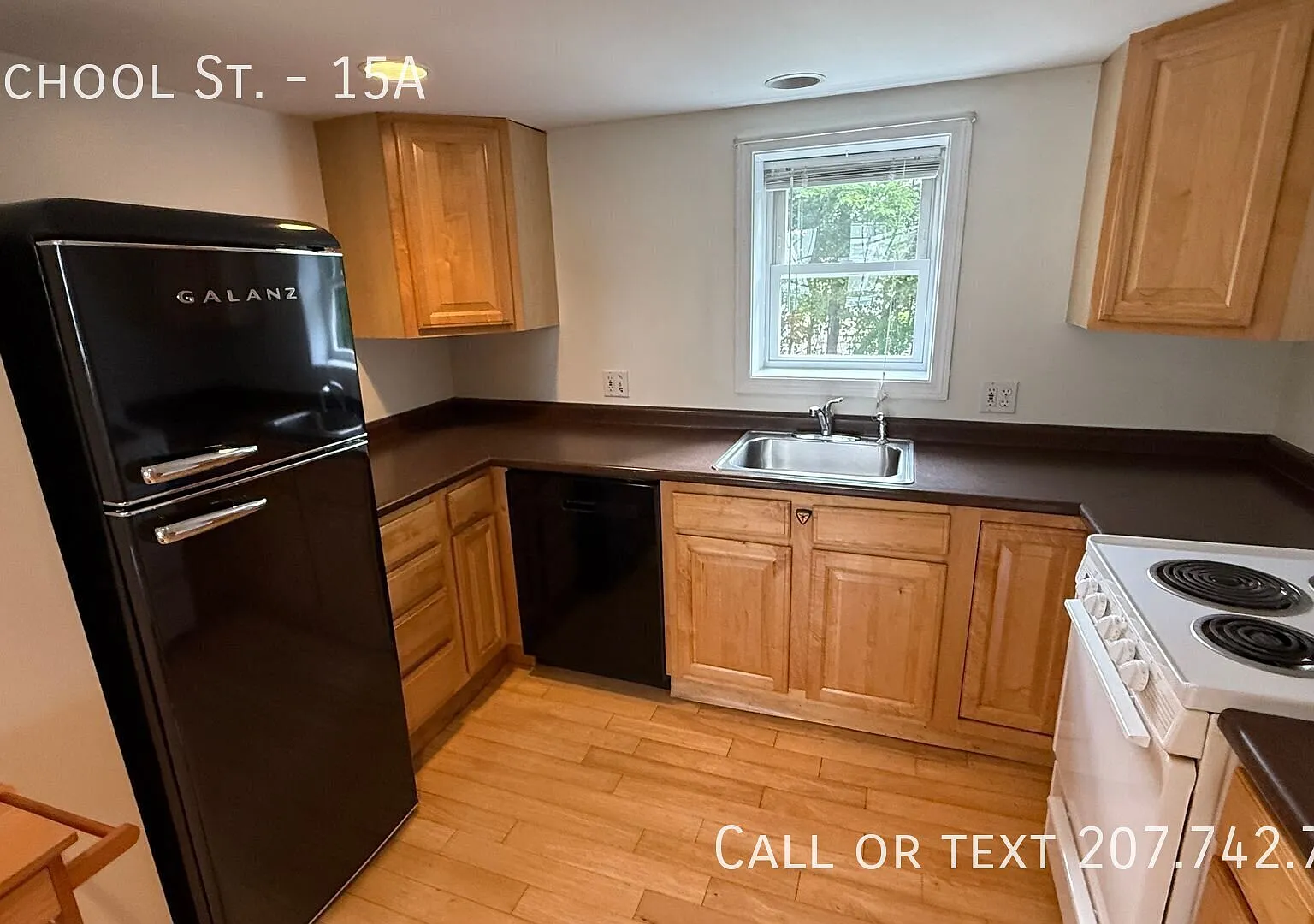 1 Bedroom Downtown Dover w/ Office Space — Photo 2