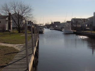 2 Midway St, Babylon, NY 11702