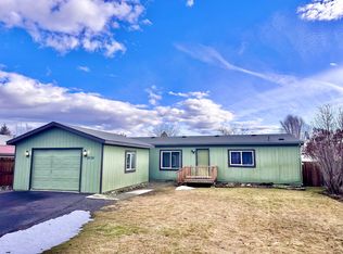 2832 SW 25th St, Redmond, OR 97756