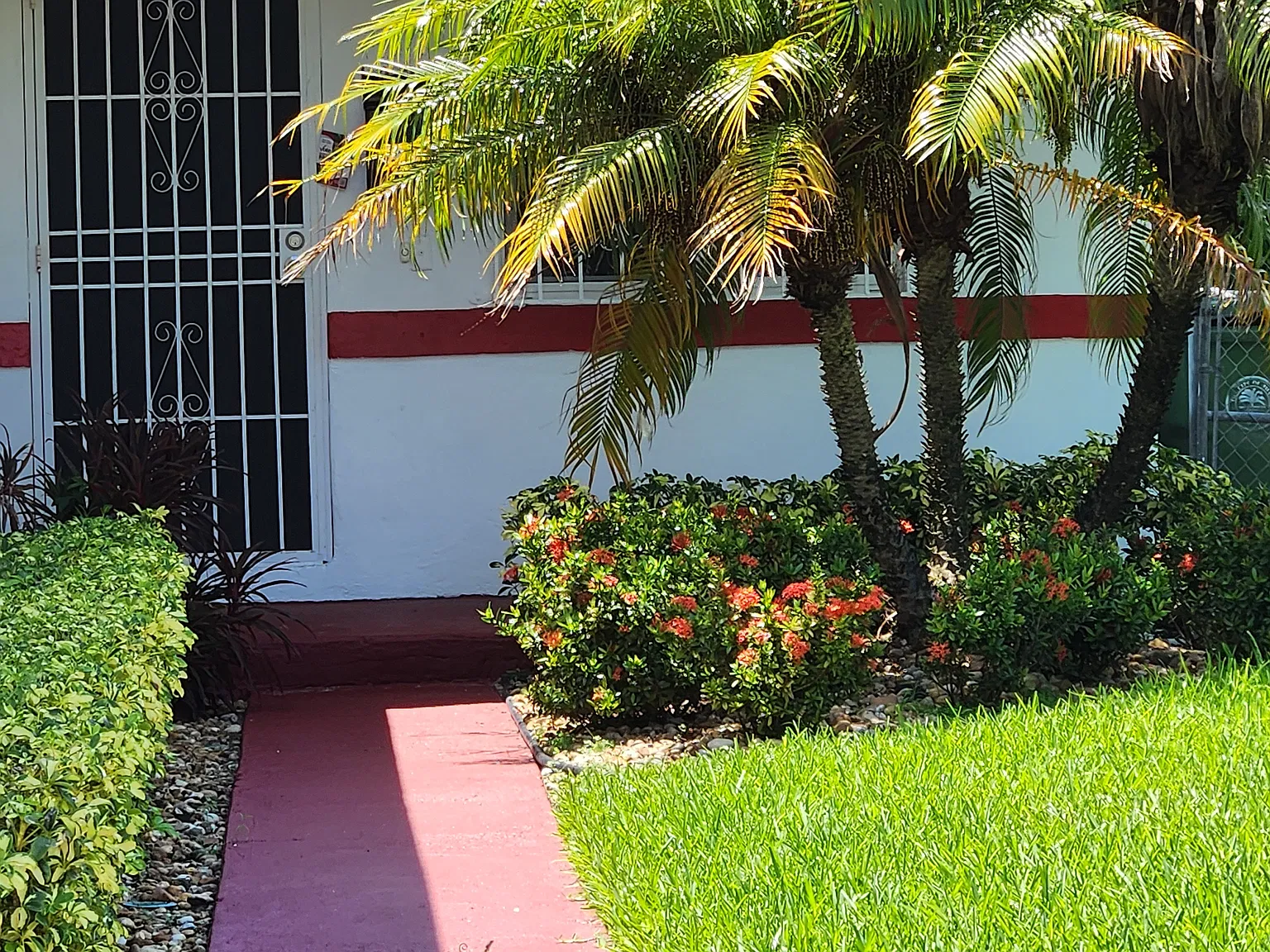 2 bed, 1033 sqft, $2,100 — Photo 1