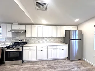 19-15 Clintonville Street, #2