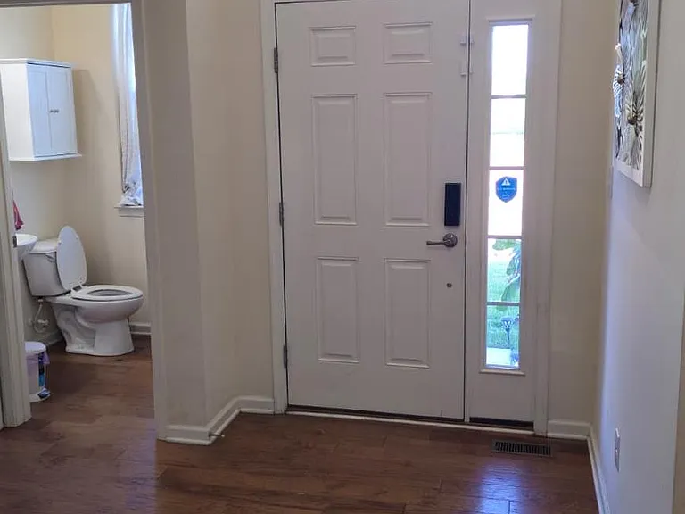 499 Lee Pl — Photo 2
