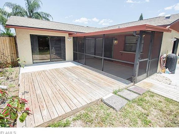 3rd image of 1134 SE 13th St