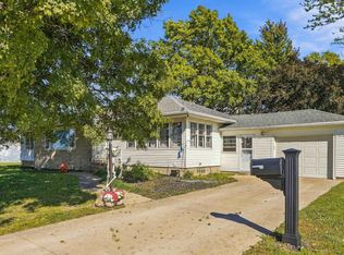 2086 Rose Ave, Mount Union, IA 52644