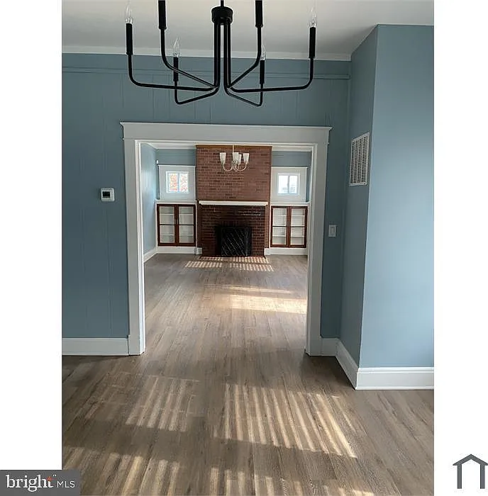 6 bed, 2361 sqft, $6,800 — Photo 2