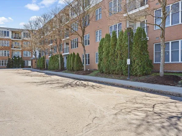 370 Farrell Street #306, South Burlington, VT 05403