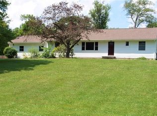 11749 Hilldale Dr, Mantua, OH 44255