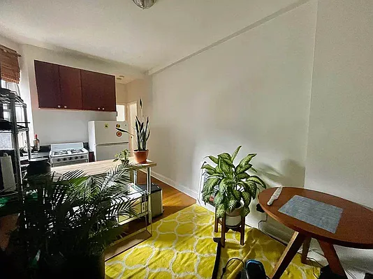 Rented by J PRESTON AND ASSOCIATES INC | media 10