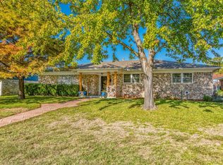 911 Starlight Dr, Sherman, TX 75090