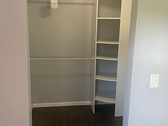 Bedroom 1 - Walk in closet