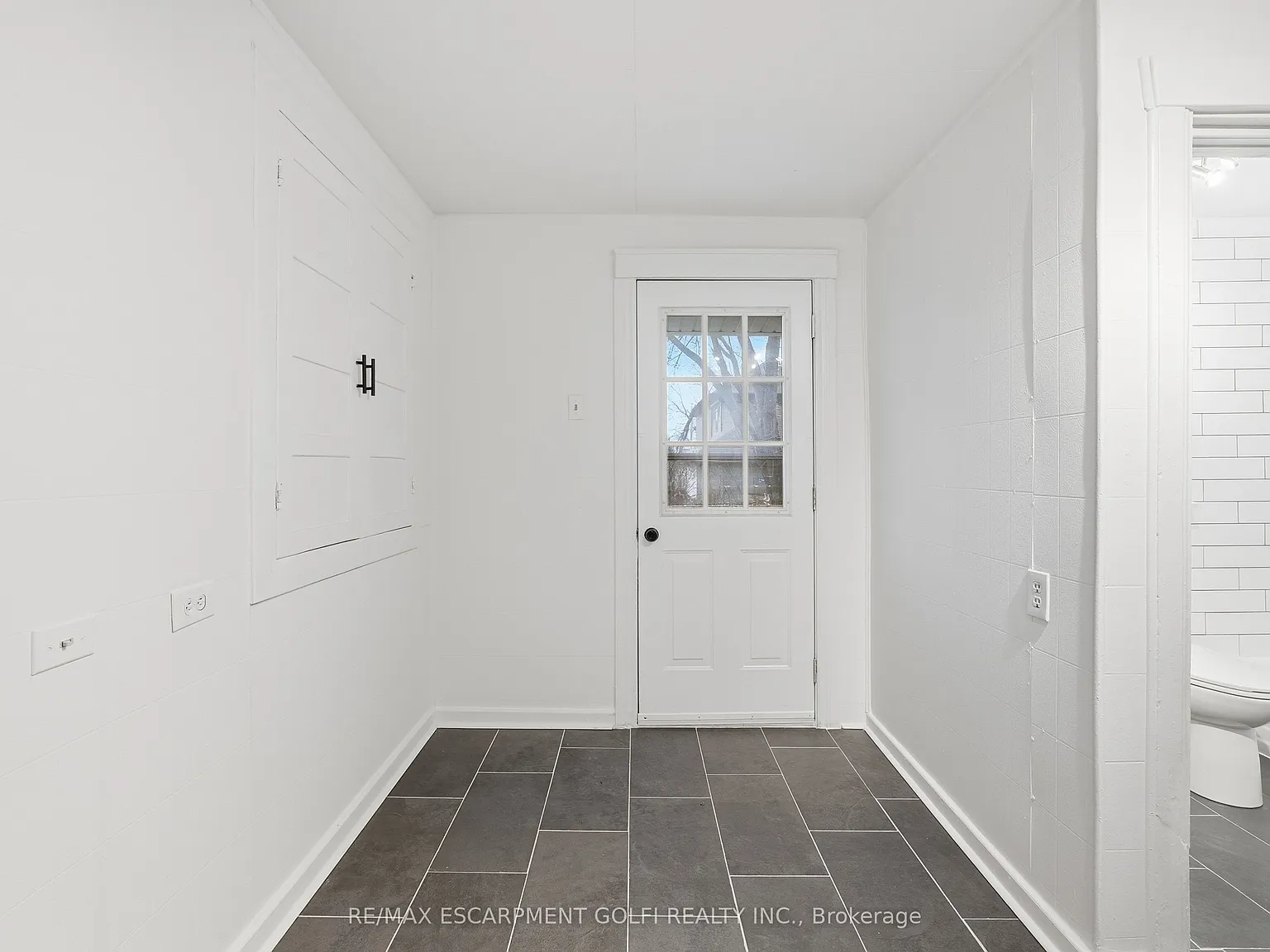1 bed, $1,300 — Photo 3