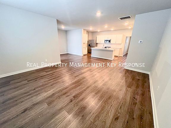 4th image of 5035 Percival Dr