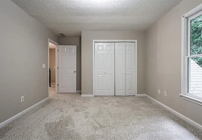 2500 Courts Dr — Photo 10