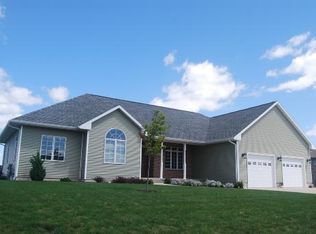 160 E Joe Dr, Amboy, IL 61310
