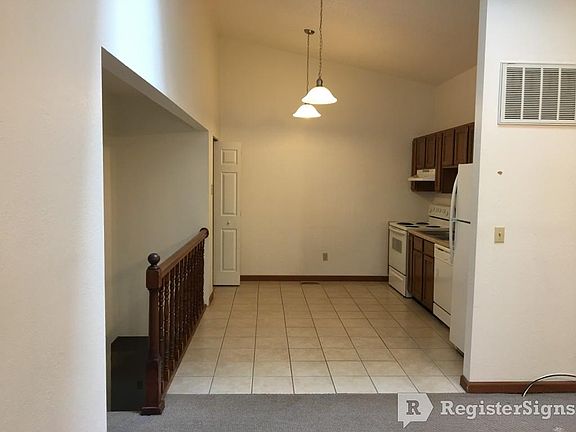 5th image of 523 Pepperhill Ct