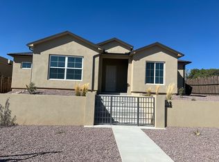 15 Flower Garland Rd, Santa Fe, NM 87508