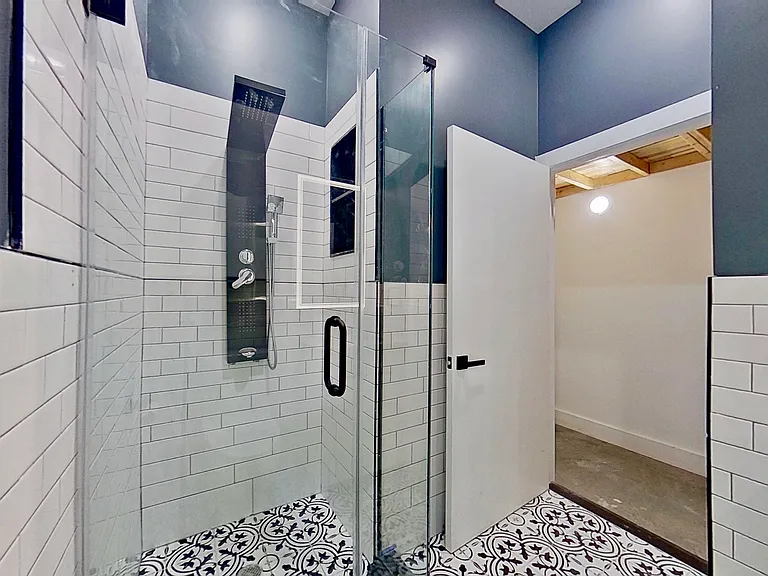 27 Montrose Ave #11 — Photo 25