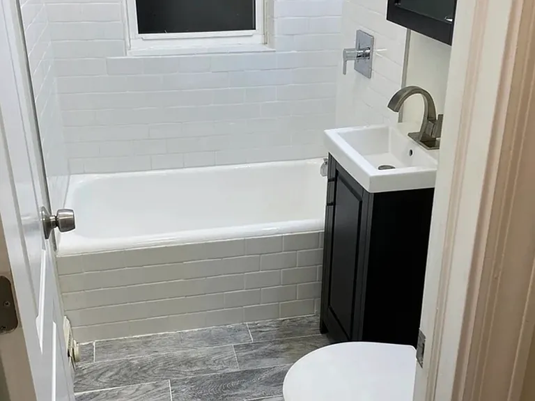 4200 N Clark St #3 — Photo 7