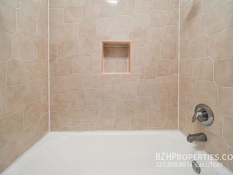 1267 Vin Scully Ave — Photo 18