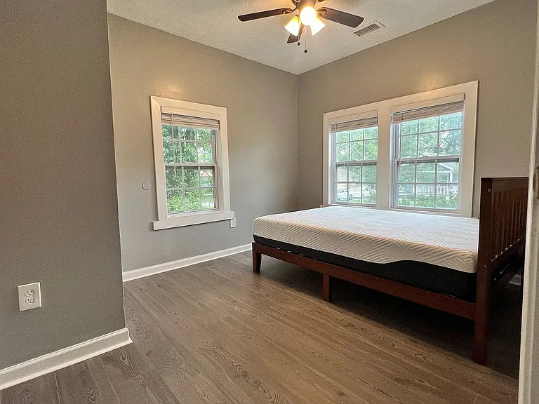 226 Scott St NW — Photo 3