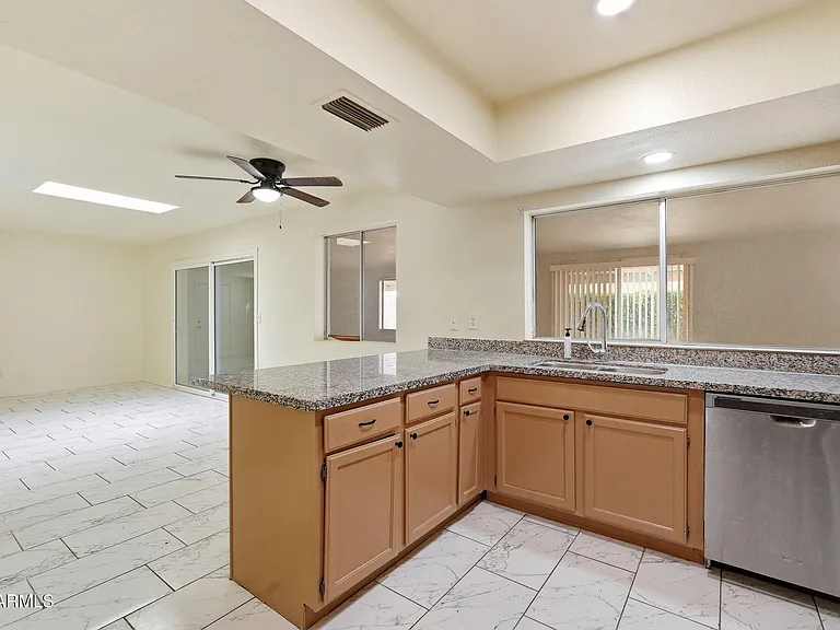 4731 W Paradise Ln — Photo 15