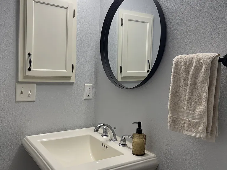 12253 Holy Springs Ct — Photo 24
