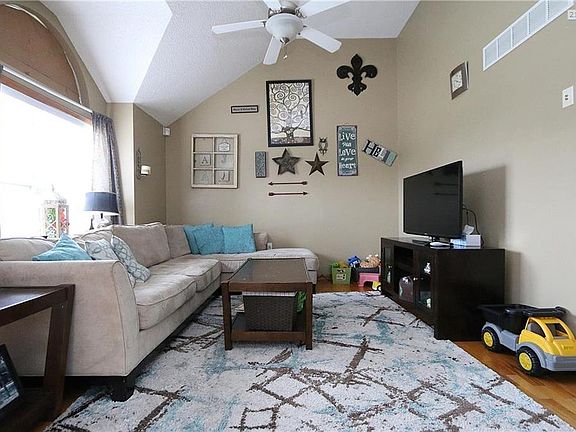 Living area right inside the front entry.