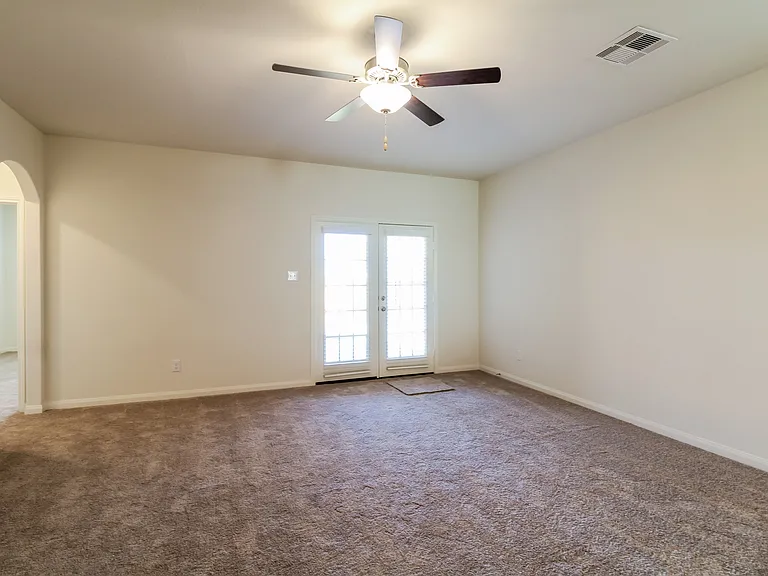 26836 Steinbeck Dr — Photo 2