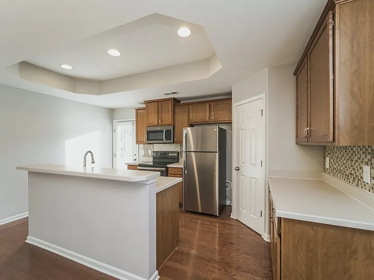 701 Hicklin Dr — Photo 9
