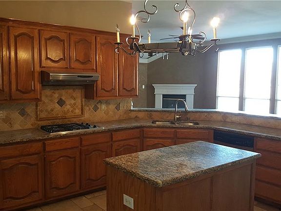 4th image of 1712 Crabapple Ln