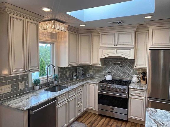 5th image of 2494 Harbor Ln