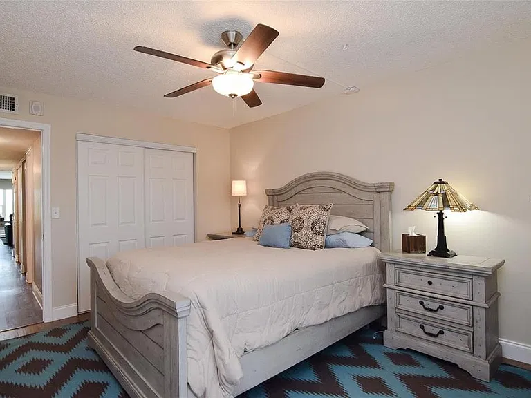 225 Country Club Dr #1404 — Photo 5