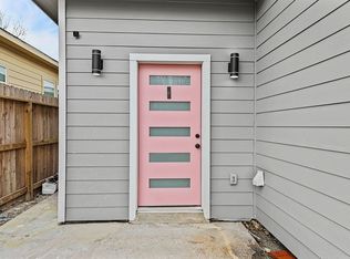 2121 Common St #C, Houston, TX 77009