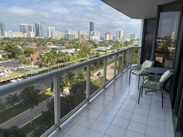 3600 Yacht Club Dr, Miami, FL 33180