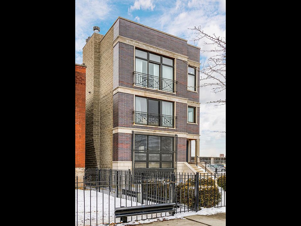 1st image of 2535 W Flournoy St #3