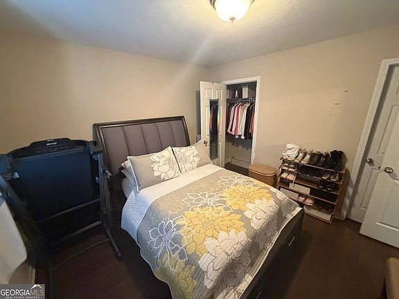 2nd image of 1808 Lauren Ln
