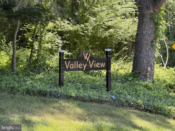 646 Woodview Dr, Hockessin, DE 19707