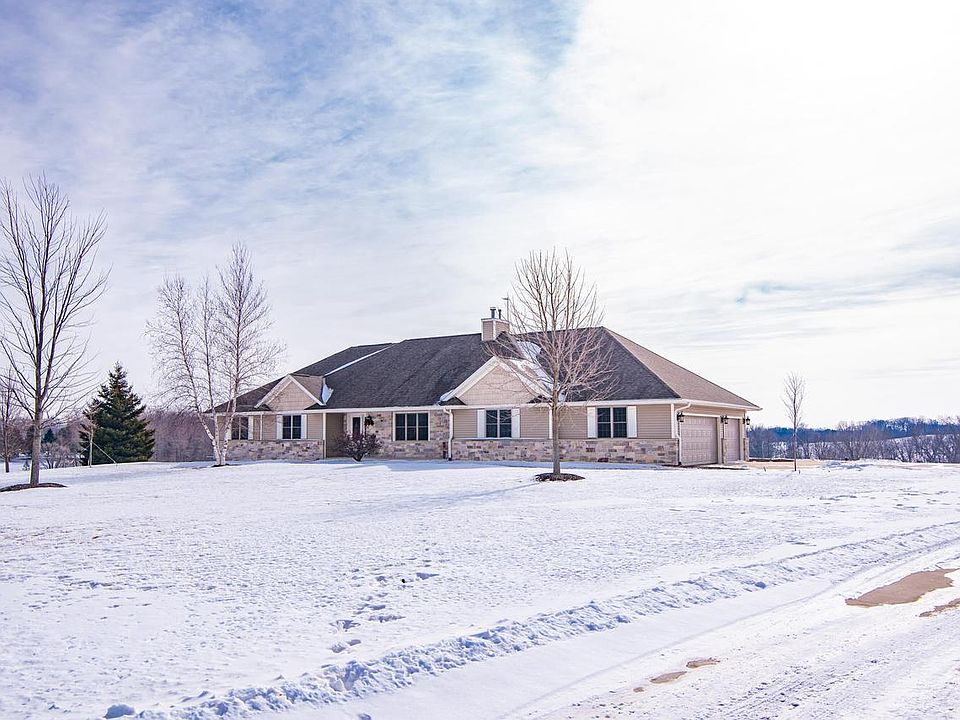 2421 Scenic DRIVE, Kewaskum, WI 53040 Zillow