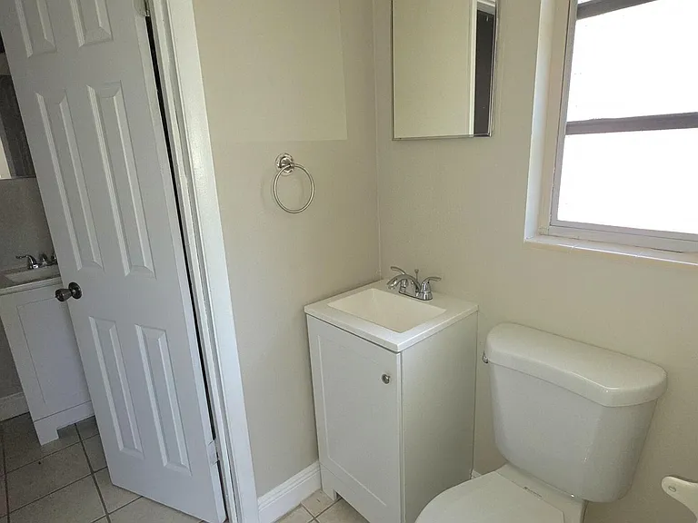 4415 Coleridge Ave — Photo 13