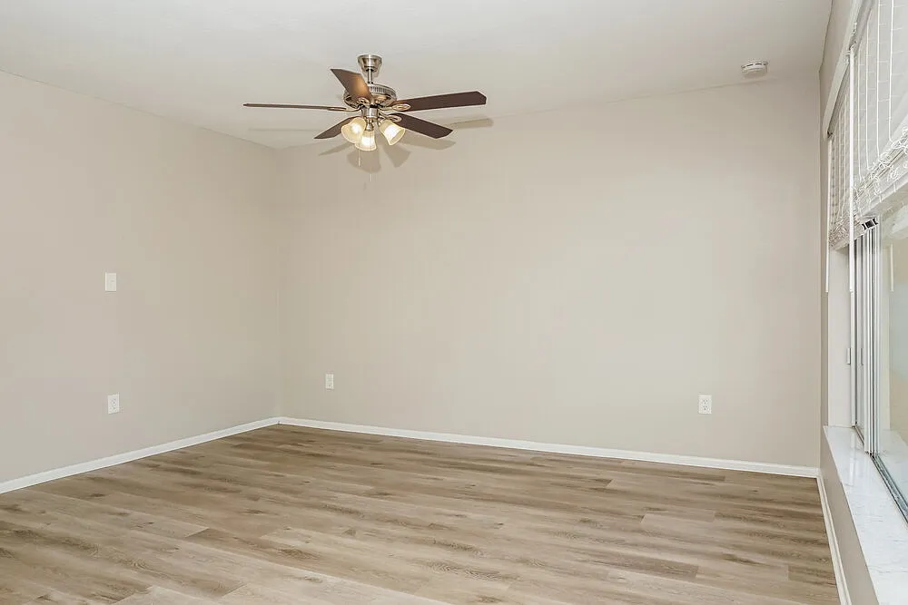 3 bed, 2.0 bath, 1647 sqft, $2,290 — Photo 4