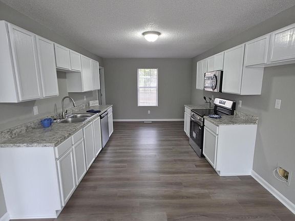 4th image of 274 Chesterton Dr