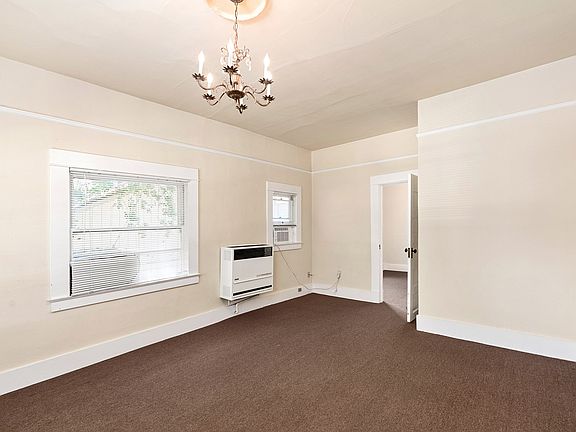 3rd image of 812 W 1st St APT 4