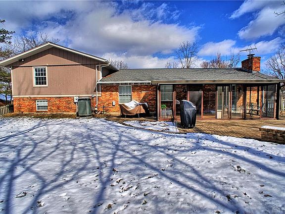 2nd image of 960 Pheasant Run Dr