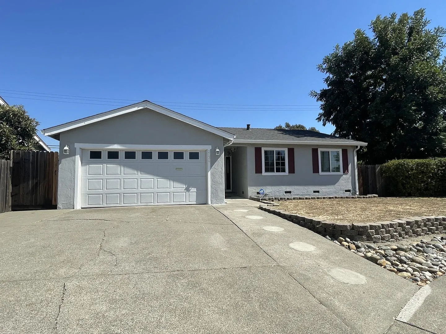 2434 Orchid St photo 1