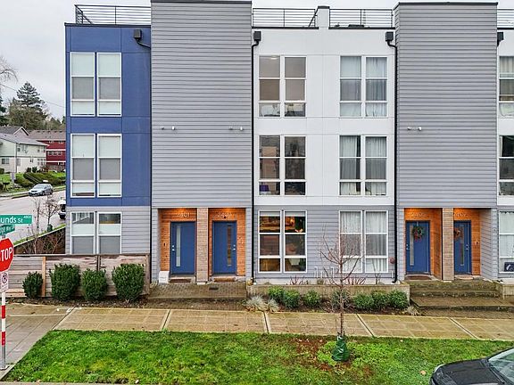 3rd image of 2403 SW Edmunds St