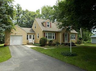 686 N Greece Rd, North Greece, NY 14515