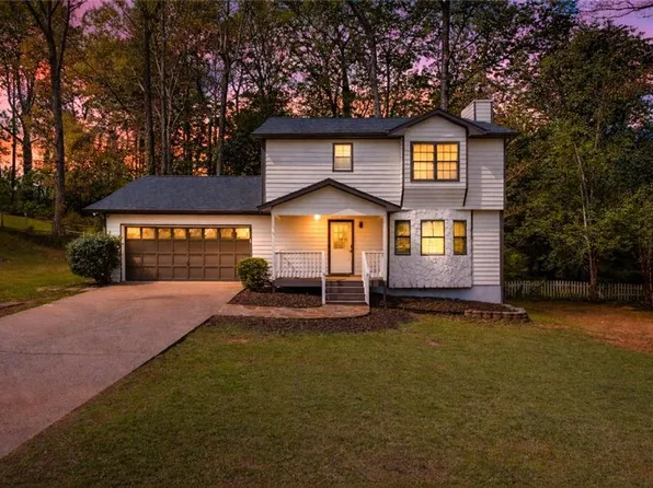 976 Walnut Dr, Lawrenceville, GA 30044